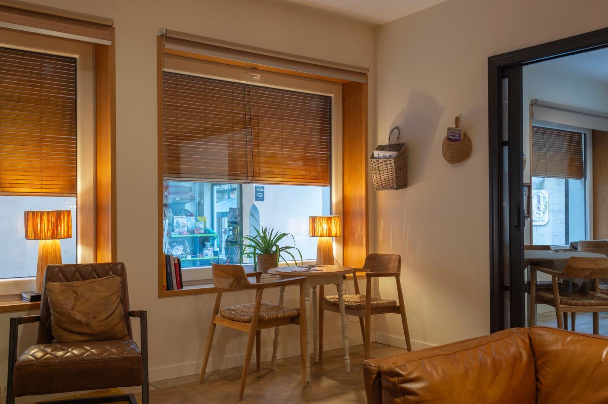 Hostal Boutique Es Portalet ซานต์เฟลิอูเดกีโซลส์ ภายนอก รูปภาพ