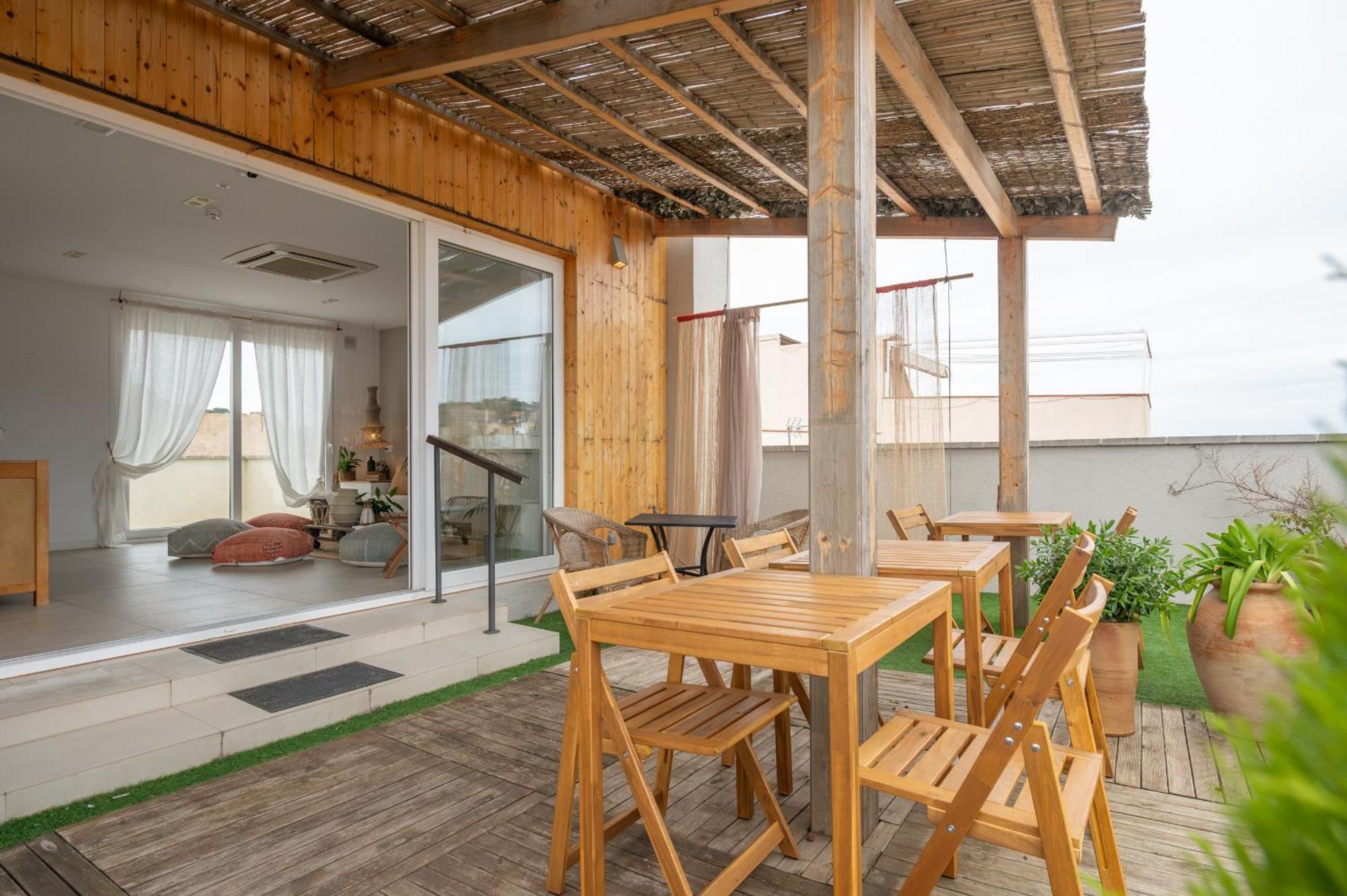 Hostal Boutique Es Portalet ซานต์เฟลิอูเดกีโซลส์ ภายนอก รูปภาพ