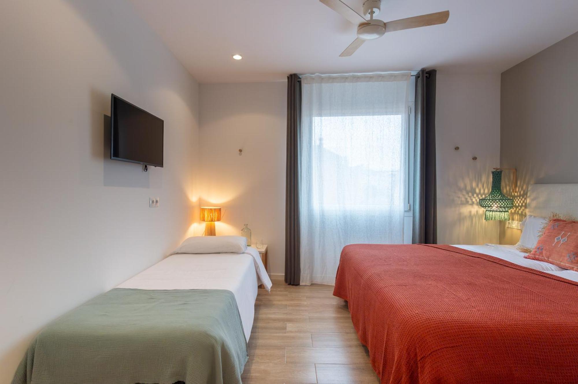 Hostal Boutique Es Portalet ซานต์เฟลิอูเดกีโซลส์ ห้อง รูปภาพ